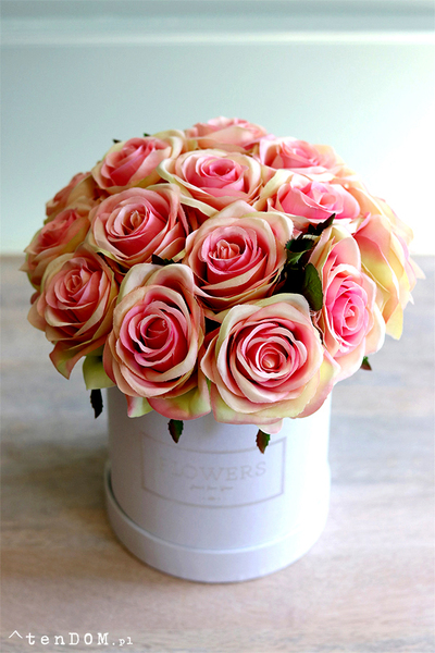 bogaty flowerbox z różami, Sorella, wys.28cm