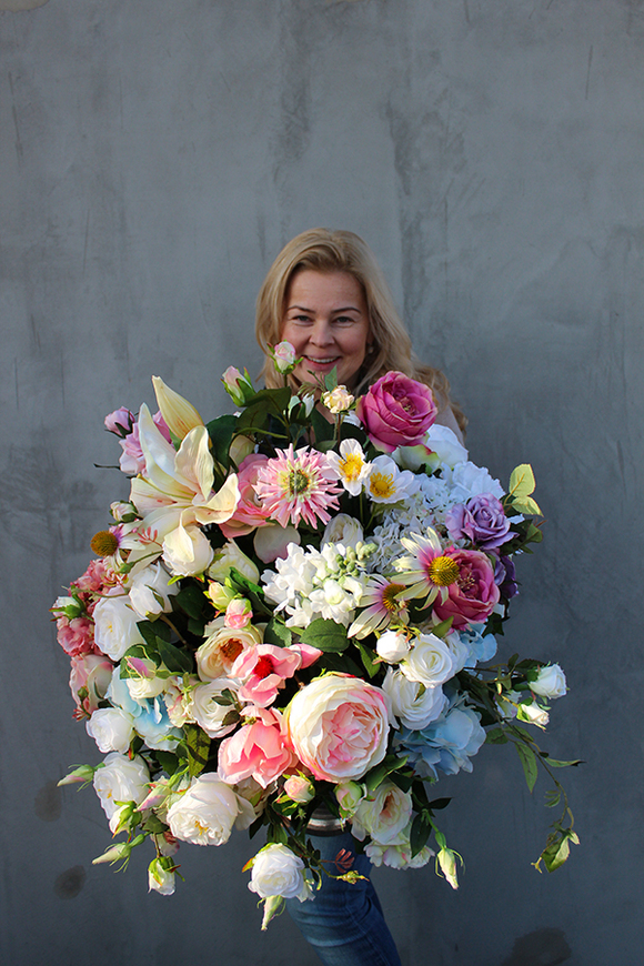 kompozycja / bukiet w aluminiowym naczyniu Sarmacja wys.70cm