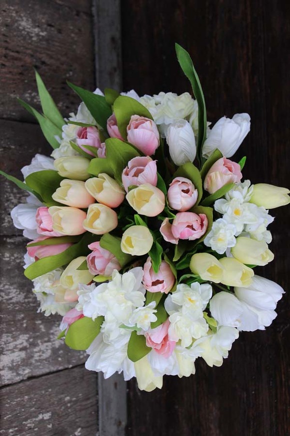 Tulipany elegancka kompozycja kwiatowa w pucharze, wym.38cm