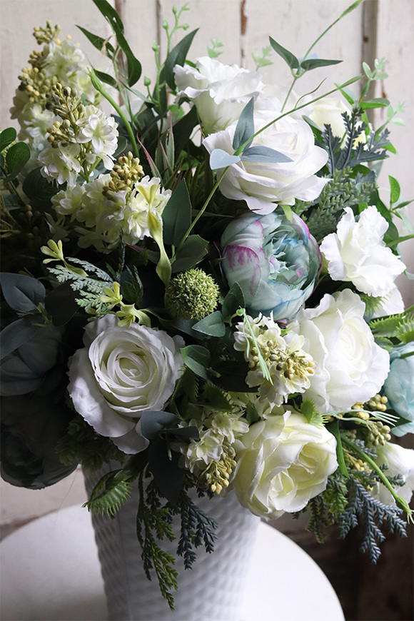 Blue Spring, elegancka kompozycja w metalowym wazonie, wys.58cm 