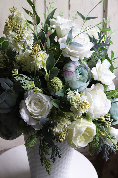 Blue Spring, elegancka kompozycja w metalowym wazonie, wys.58cm 