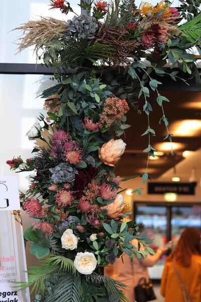 Jasmina Brama Kwiatowa, Flowers Arch, zachwycająca dekoracja kwiatowa, wym.243x232cm