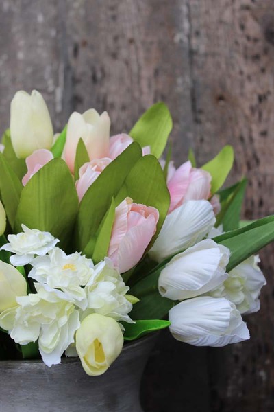 Tulipany elegancka kompozycja kwiatowa w pucharze, wym.38cm