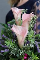 Palladium 2, dekoracja nagrobna z różowymi kallami, wys.37cm