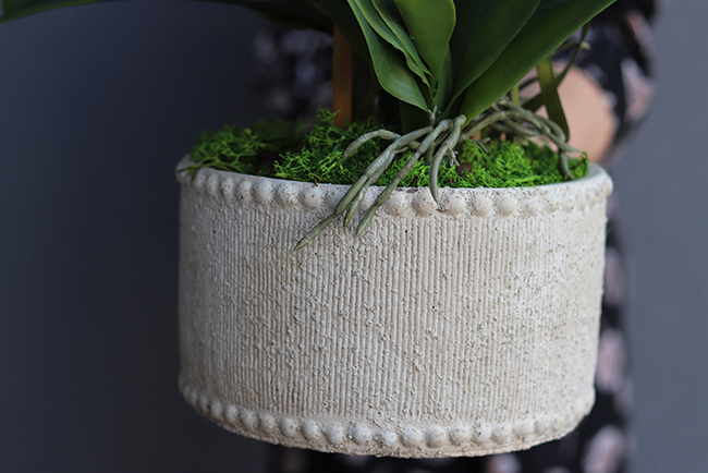 Kulena, sztuczny storczyk w etno donicy, wys.50cm