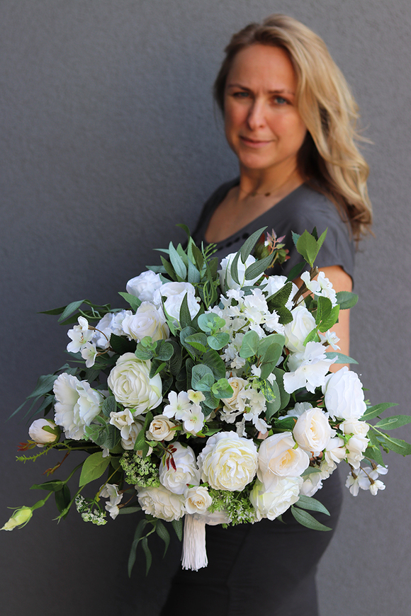 flowerbox w biało - złotym pudełku z chwostem, Komunia, wys.42cm