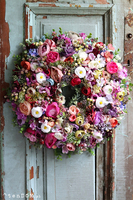 bogaty kwiatowy wianek, Perrasa Medium 2, śr.50cm  