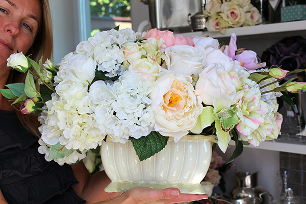 kompozycja kwiatowa / bukiet Queen wys.36cm, szer.45cm