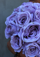 Anastazja, flowerbox / fioletowa kompozycja kwiatowa / bukiet z róż, wys.30cm