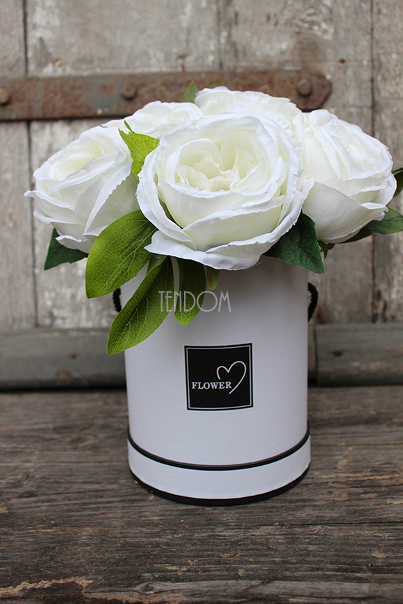 kompozycja kwiatowa / bukiet Flowerbox biała peonia 3, wys.27cm