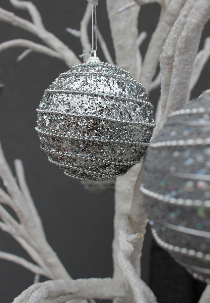 błyszczące szaro - srebrne bombki Dekoria, śr 9cm, kpl. 12szt.