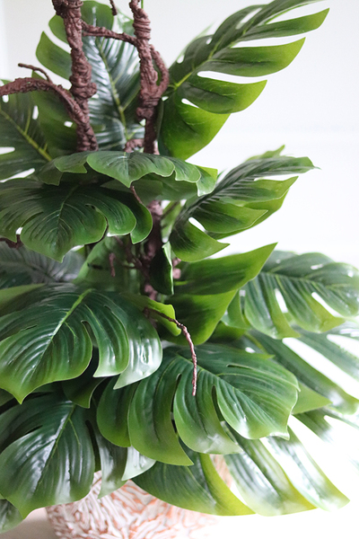 drzewko sztuczne w bogato zdobionej osłonce, Monstera Clayfibre Glamour, wys.86cm