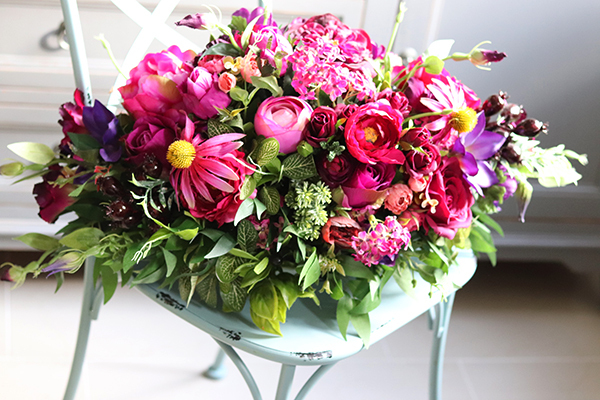 bogata kompozycja w ceramicznym naczyniu, Ekspresja, wys.32cm, dł.76cm