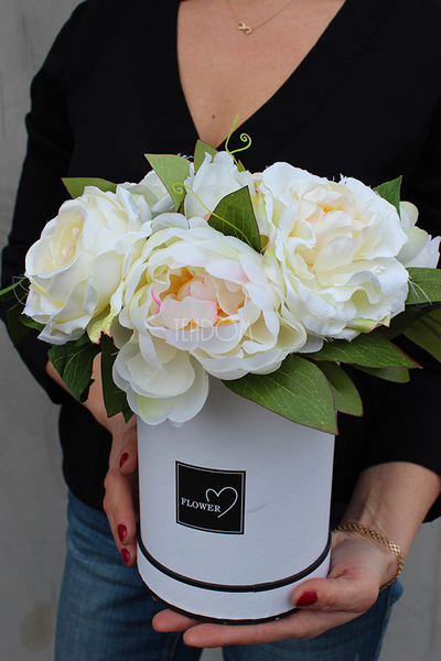 kompozycja kwiatowa / bukiet Flowerbox Biała Peonia 2, wys.27cm