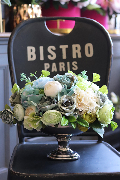 Pelotta, kompozycja kwiatowa w srebrnym pucharze / bukiet, wys.25cm