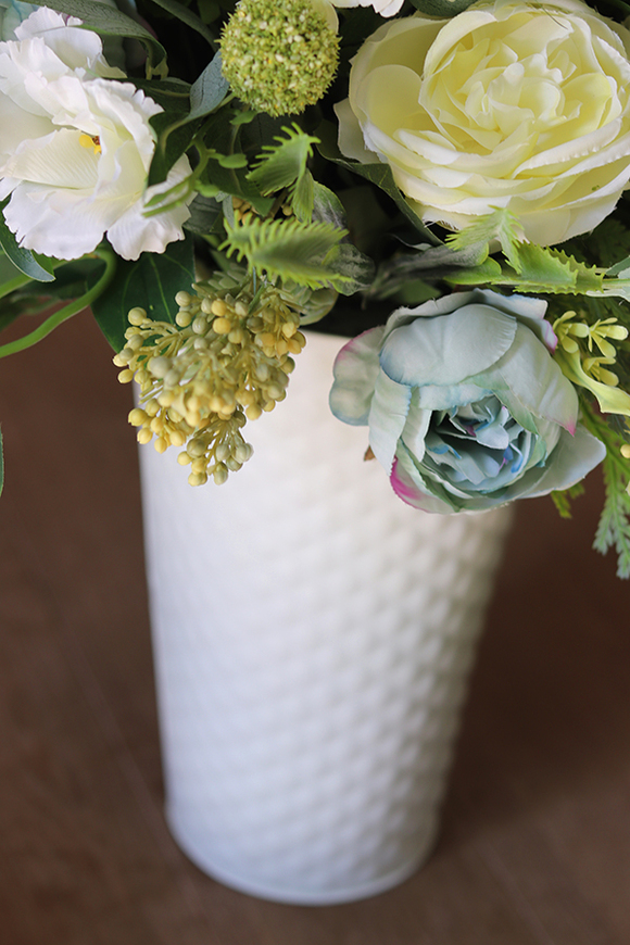 Blue Spring, elegancka kompozycja w metalowym wazonie, wys.58cm 