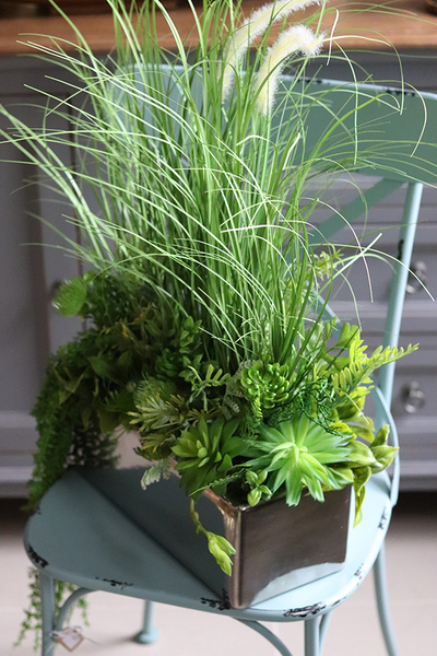 Anya Modern, kompozycja Trawy & Sukulenty w lustrzanej donicy, wys.68cm