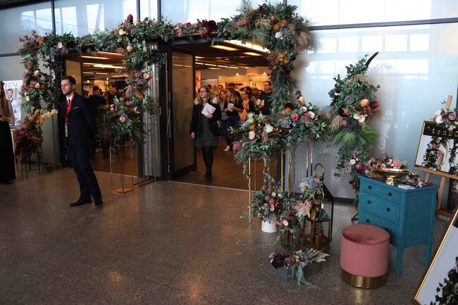 Jasmina Brama Kwiatowa, Flowers Arch, zachwycająca dekoracja kwiatowa, wym.243x232cm