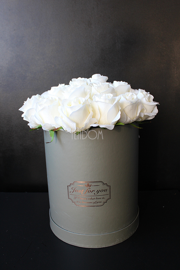 kompozycja kwiatowa / bukiet Flowerbox Roses Cream, wys.34cm