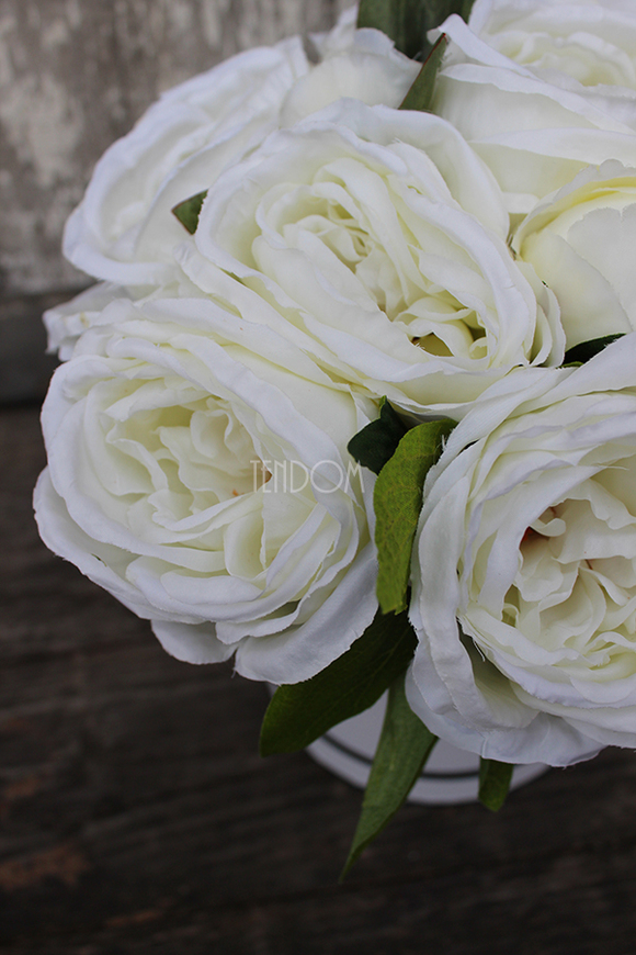 kompozycja kwiatowa / bukiet Flowerbox biała peonia 3, wys.27cm