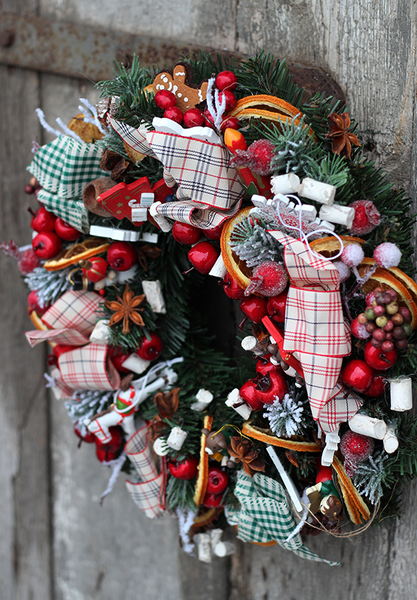 bardzo bogaty wianek świąteczny Filmowy, śr.34cm