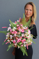 Retissa, różowa kompozycja kwiatowa z wrzosami, wym.31x42cm