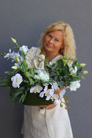 Anielskie Skrzydła, kompozycja nagrobna z figurką anioła, wym.47x64cm