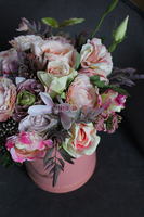 kompozycja kwiatowa / bukiet Flowerbox Beti, wys.35cm