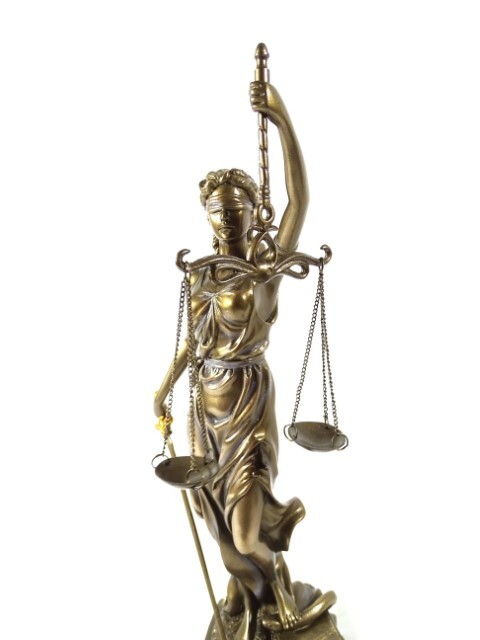 elegancka figurka, Temida, wys.35cm