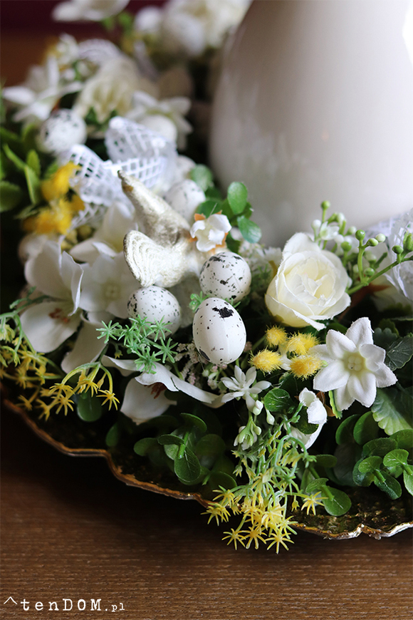 Easteria Kurnikova 2, wielkanocny stroik z porcelanowym jajem, śr.35cm