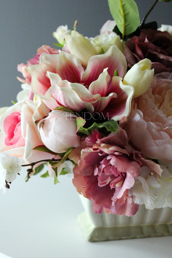 kompozycja kwiatowa / bukiet Queen wys.36cm, szer.45cm