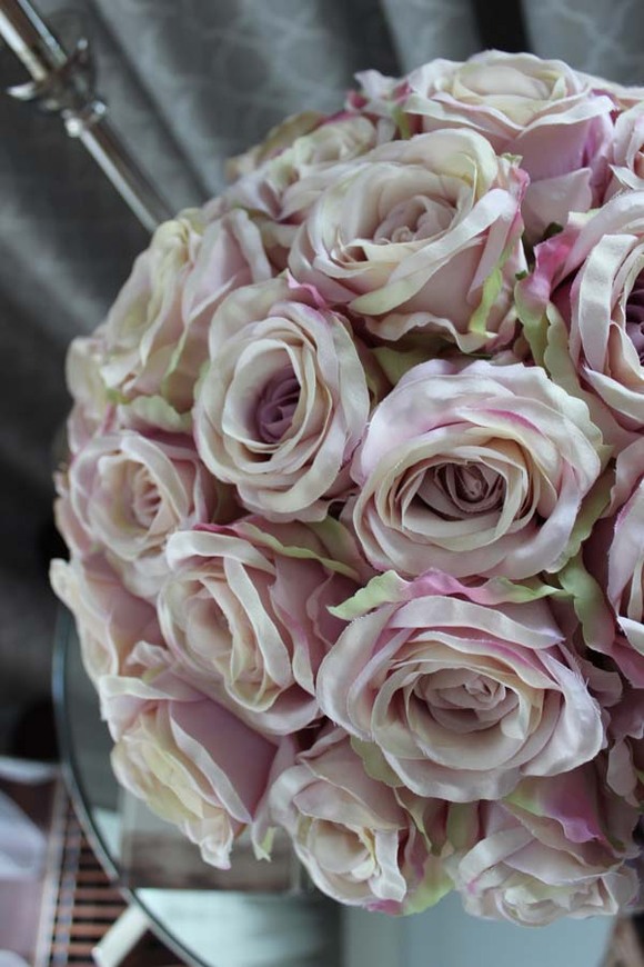 duży elegancki flowerbox / kompozycja kwiatowa / bukiet Rossaria, wys.38cm