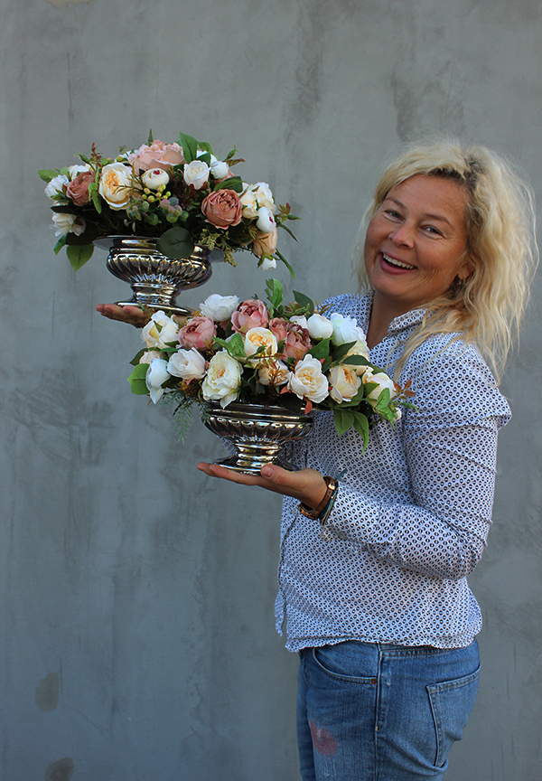 Glamour Cappuccino Villa kompozycja kwiatowa / bukiet, wym.22x35x28cm