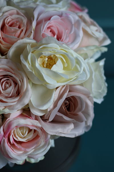 Bella 2, kompozycja kwiatowa / bukiet Flowerbox, wys.34cm