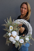 atrakcyjny wianek z białymi różami Canoe Wedding, śr.45cm