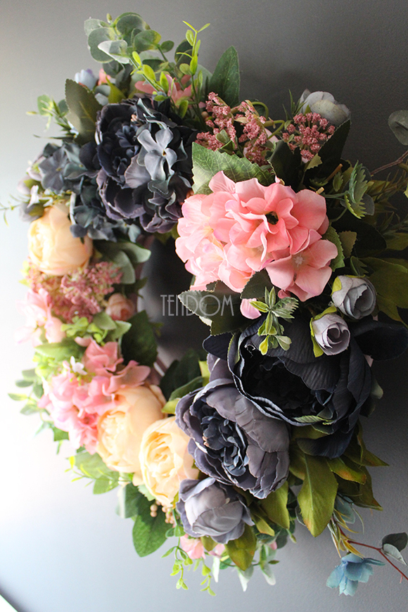 Caryca Katarzyna Kolory, efektowny wianek na drzwi, śr.43cm 