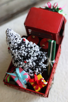 Automobil A, figurka świąteczna, autko z choinką, wym.19x23x11cm 