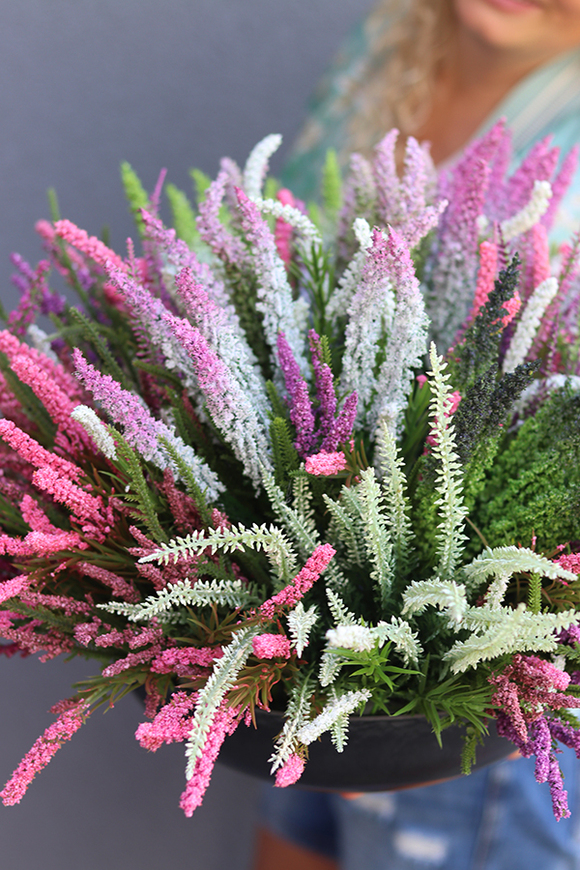 kompozycja kwiatowa w okrągłej misie, Wrzosy Rani, wym.20x46cm 