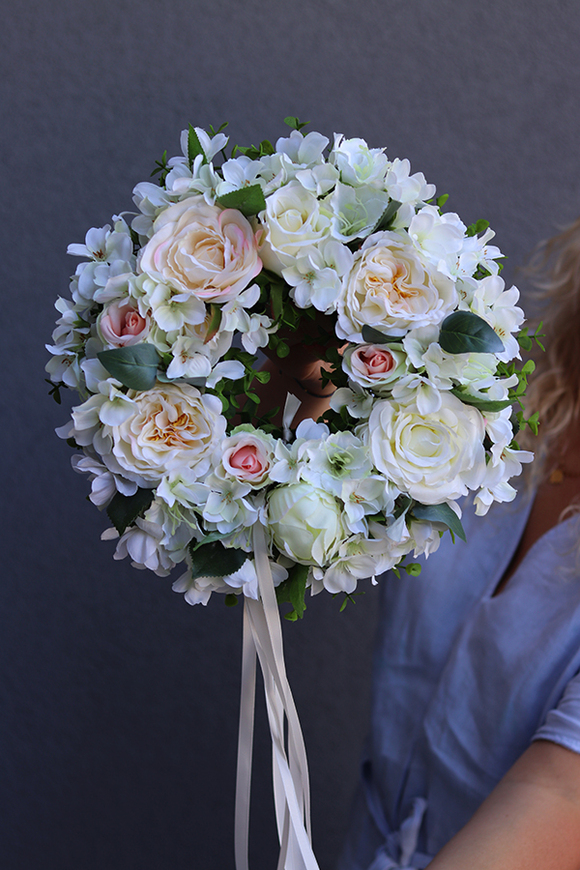 Biellana z Motylem, dekoracyjny biały wianek, śr.30cm