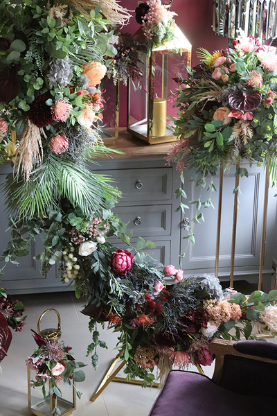 Jasmina Crescent, dekoracja kwiatowa na księżycu, wypożyczenie, wym.200x144cm