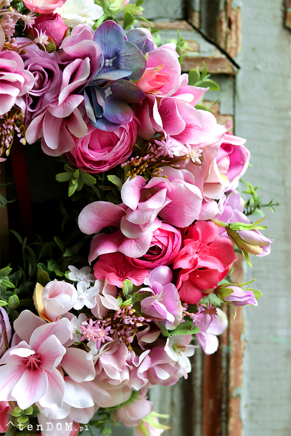 bogaty wianek na drzwi, Różowa Kraina 2, śr.32cm 