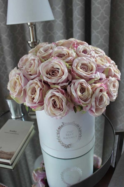 duży elegancki flowerbox / kompozycja kwiatowa / bukiet Rossaria, wys.38cm