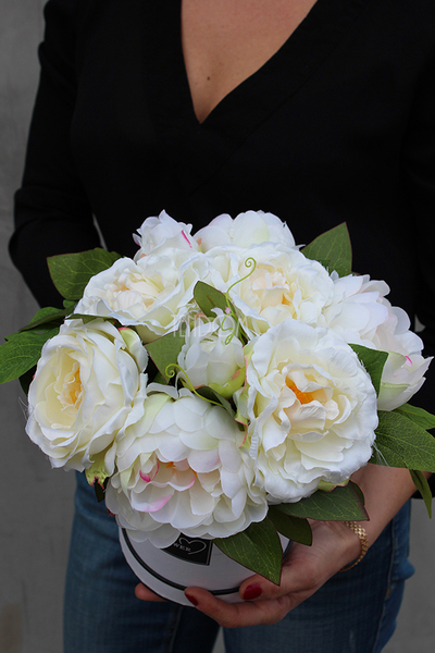 kompozycja kwiatowa / bukiet Flowerbox Biała Peonia 2, wys.27cm