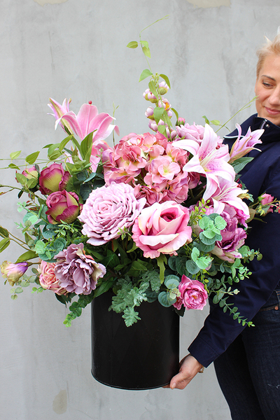 Lilia kompozycja kwiatowa / bukiet, wys.75cm, śr.60cm