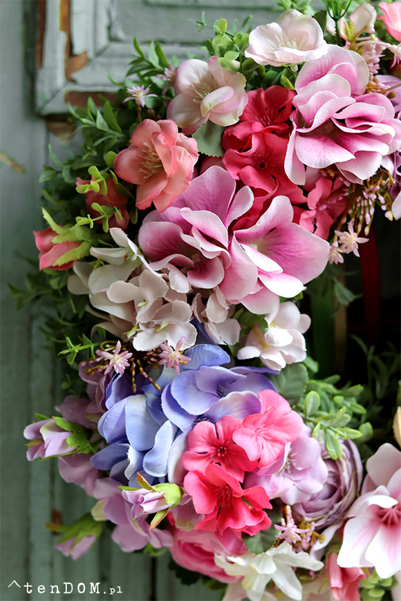 bogaty wianek na drzwi, Różowa Kraina 2, śr.32cm 