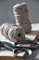 sznurek beżowy mniejszy jutowy, 10 m długości