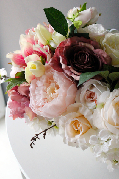 kompozycja kwiatowa / bukiet Queen wys.36cm, szer.45cm