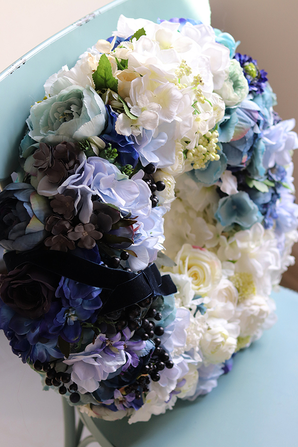 Blue Garden, bardzo bogaty wianek z hortensji, śr.48cm