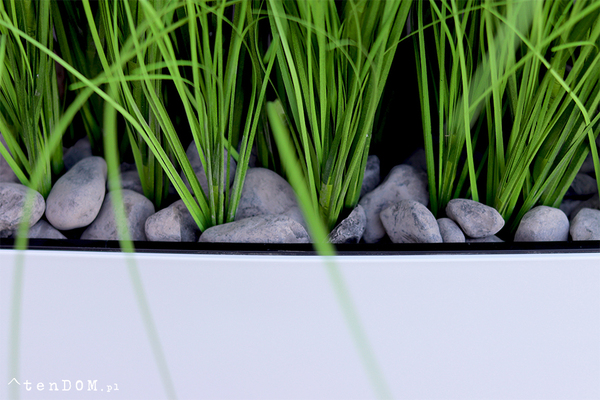 Magoda Estrecha, nowoczesna kompozycja ze sztucznej trawy, wys.86cm