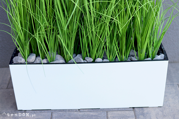 Magoda Estrecha, nowoczesna kompozycja ze sztucznej trawy, wys.86cm